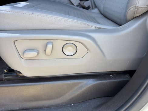 Used 2024 Chevrolet Silverado 1500 LT AWD/4WD image 20