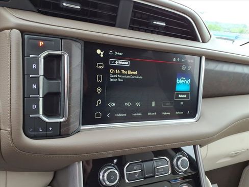 Used 2022 GMC Yukon Denali AWD/4WD image 17