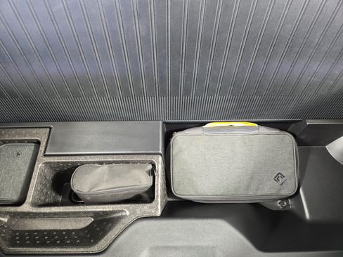 Used 2025 Rivian R1S Adventure AWD/4WD image 14