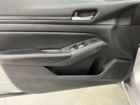 Used 2024 Nissan Altima 2.5 SV AWD/4WD image 14