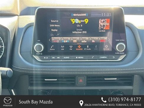 Used 2023 Nissan Rogue SV image 16