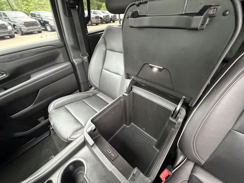 Used 2022 GMC Yukon SLT w/ SLT Luxury Package RWD image 14
