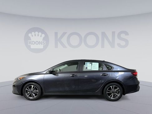 Used 2023 Kia Forte LXS w/ LXS Technology Package image 2