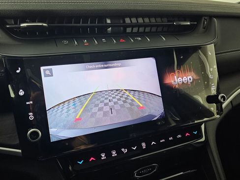 New 2026 Jeep Grand Cherokee L Limited w/ Limited Altitude Package image 30