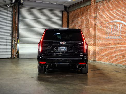 Used 2024 Cadillac Escalade V w/ LPO, Floor Liner Package image 7
