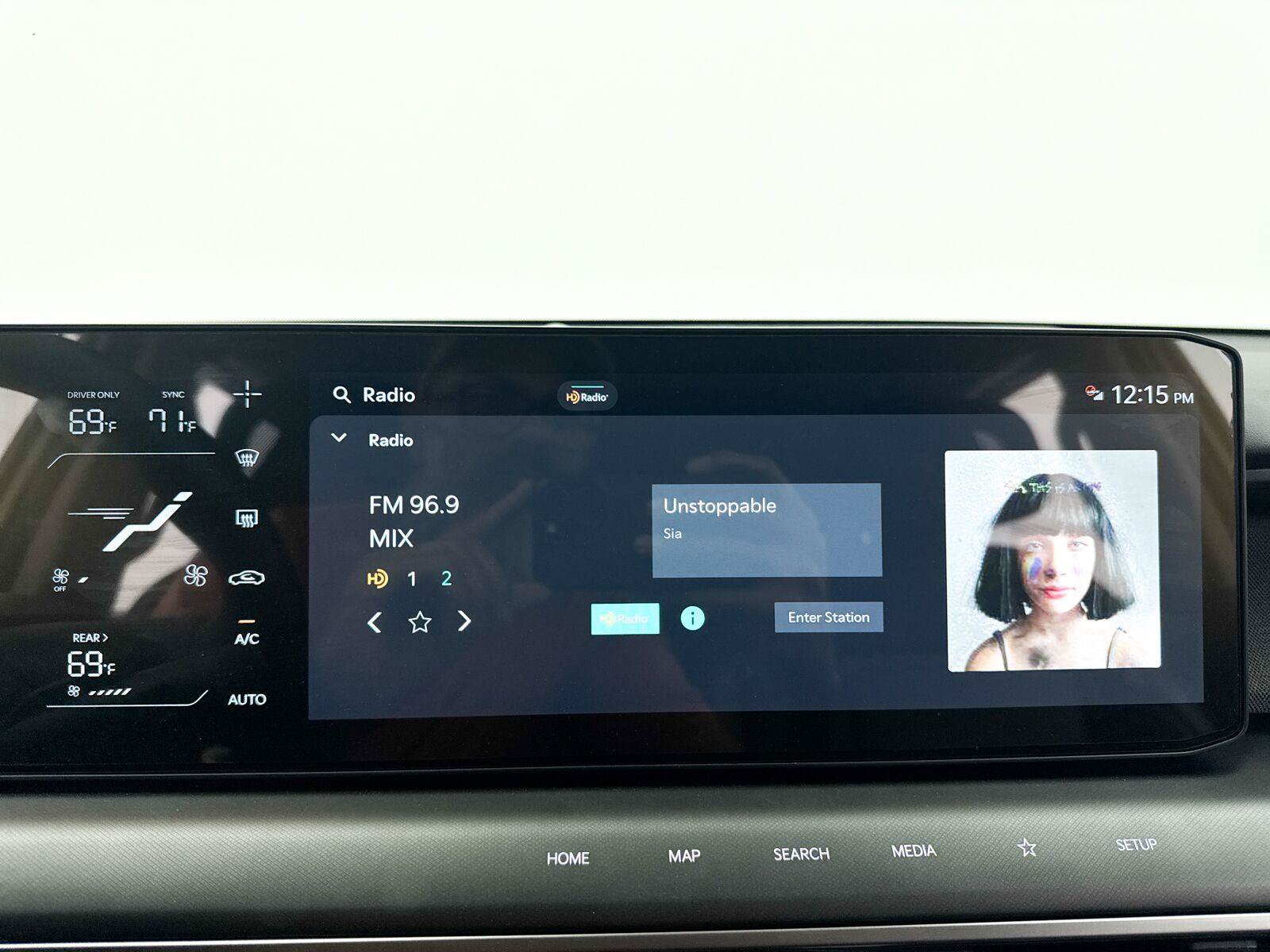 Used 2024 Kia EV9 Light Long Range RWD image 22