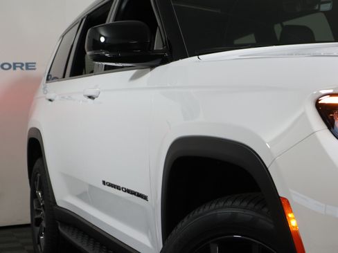 New 2025 Jeep Grand Cherokee L Limited AWD/4WD image 3
