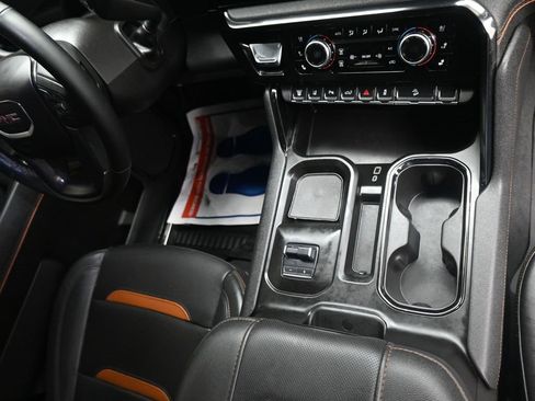 Used 2024 GMC Sierra 2500 AT4 w/ AT4 Preferred Package image 15