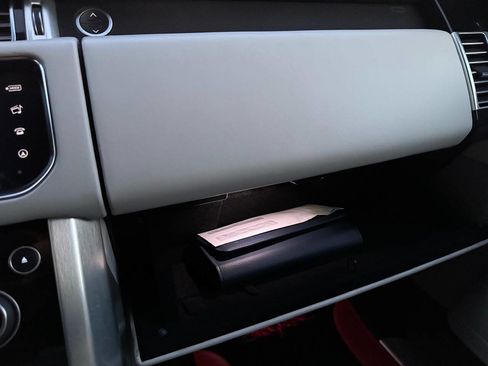 Used 2016 Land Rover Range Rover HSE image 26