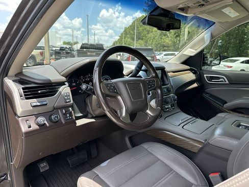 Used 2019 GMC Yukon Denali w/ Denali Ultimate Package AWD/4WD image 10