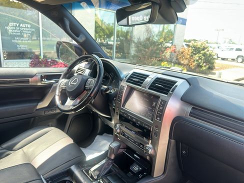 Used 2021 Lexus GX 460 Premium w/ Premium Package AWD/4WD image 11