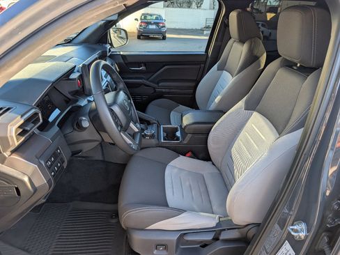 Used 2025 Toyota Tacoma TRD Off-Road image 2