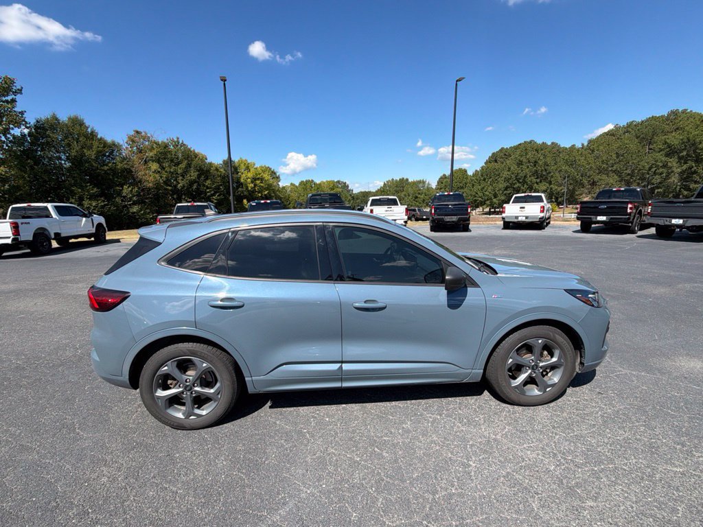 Used 2023 Ford Escape ST-Line w/ Tech Pack #1 FWD image 16