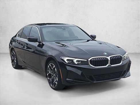 Used 2026 BMW 330i Sedan w/ Convenience Package RWD image 5