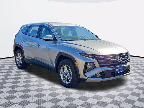 Used 2025 Hyundai Tucson SE AWD/4WD image 8