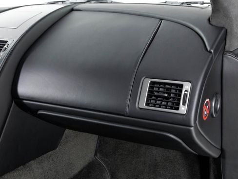 Used 2009 Aston Martin DBS Coupe image 38