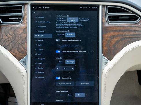 Used 2017 Tesla Model S 75D AWD/4WD image 25