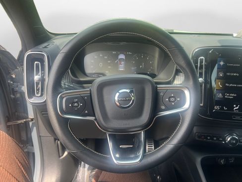 Used 2021 Volvo XC40 T5 R-Design w/ Climate Package AWD/4WD image 10
