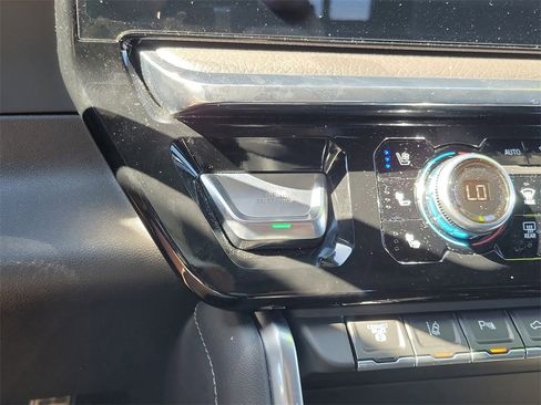 Used 2024 GMC Sierra 2500 Denali w/ Denali Reserve Package image 38