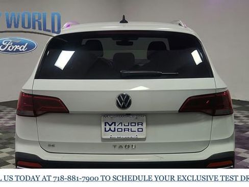Used 2024 Volkswagen Taos SE image 6