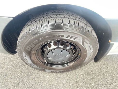 Used 2025 Mercedes-Benz Sprinter 2500 image 8