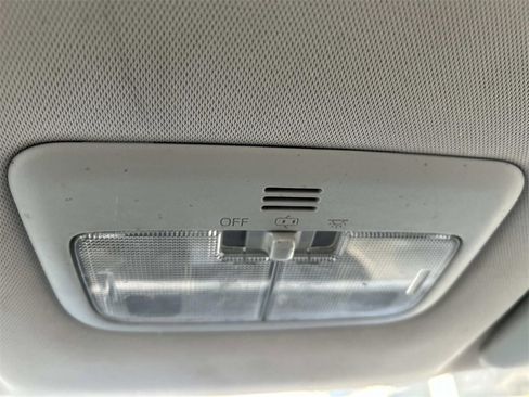 Used 2016 Toyota Corolla LE image 30