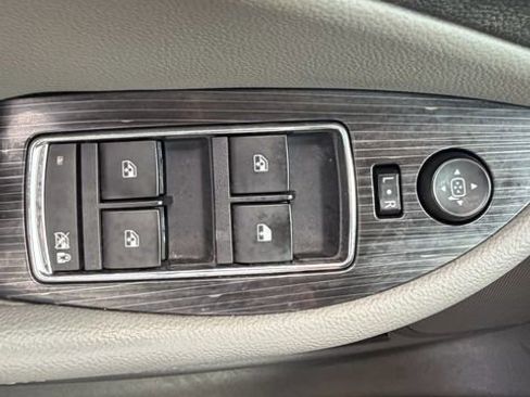 Used 2016 Chevrolet Impala LT FWD image 30