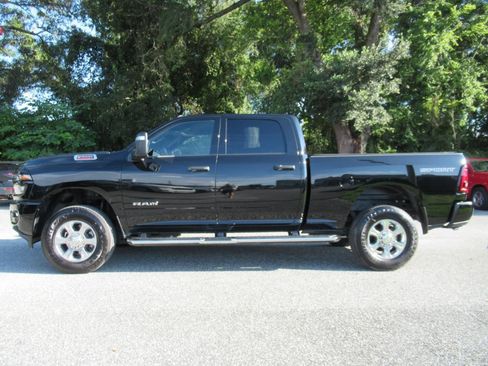 Used 2025 RAM 2500 Big Horn AWD/4WD image 4