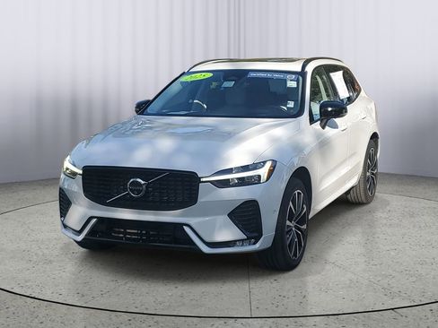 Certified 2025 Volvo XC60 B5 Ultra image 9