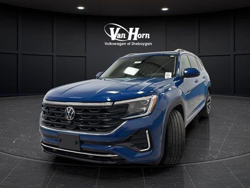 Used 2025 Volkswagen Atlas SEL Premium R-Line image 2