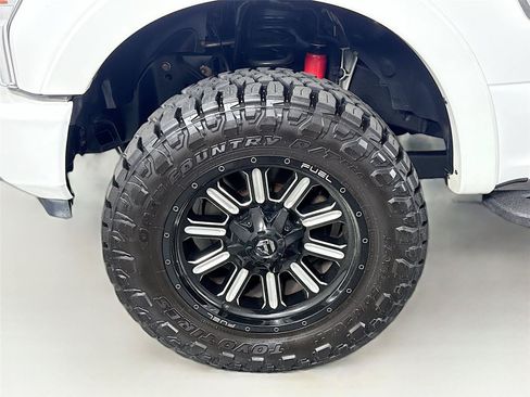 Used 2022 Ford F250 Platinum w/ Tremor Off-Road Package AWD/4WD image 46