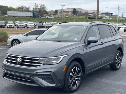 Used 2023 Volkswagen Tiguan S image 3