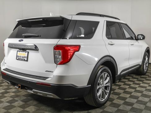 Used 2021 Ford Explorer XLT w/ Equipment Group 202A image 17