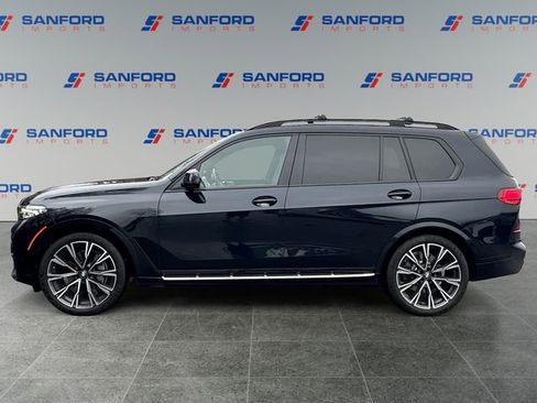 Used 2022 BMW X7 xDrive40i w/ M Sport Package image 2
