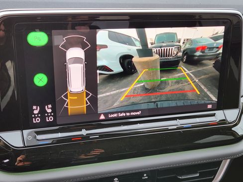 New 2026 Volkswagen Atlas Peak Edition AWD/4WD image 12
