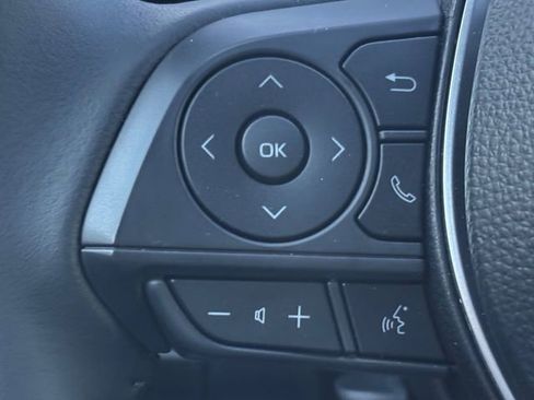 Used 2026 Toyota Corolla SE FWD image 12