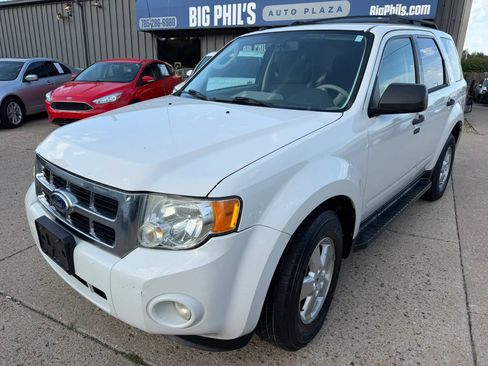 Used 2010 Ford Escape XLT FWD image 2
