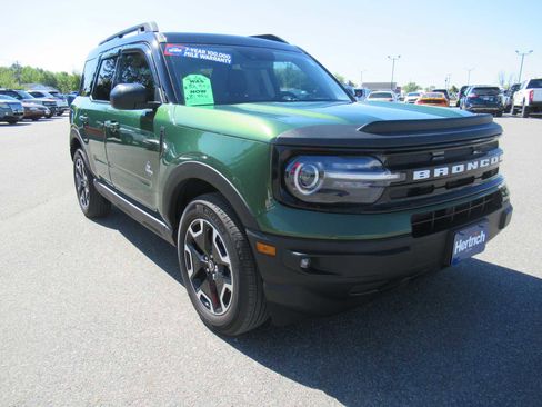 Used 2024 Ford Bronco Sport Outer Banks w/ Tech Package AWD/4WD image 3