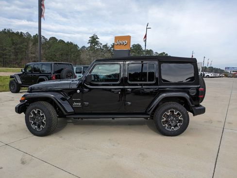 Used 2024 Jeep Wrangler Sahara w/ Technology Group image 5