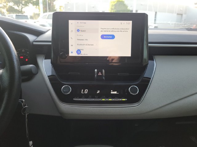 Used 2025 Toyota Corolla LE FWD image 18