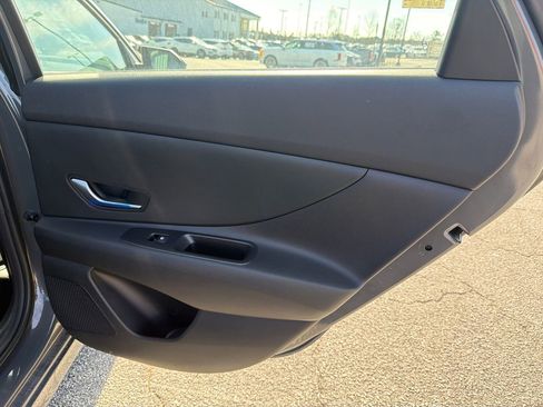 New 2026 Hyundai Elantra SE image 16