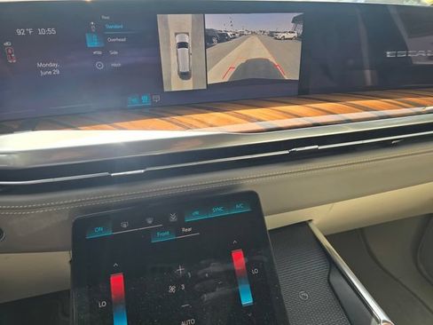 New 2026 Cadillac Escalade Platinum Sport AWD/4WD image 24