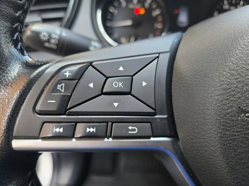 Used 2022 Nissan Rogue Sport SL AWD/4WD image 11