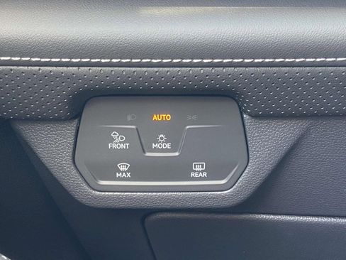 New 2026 Volkswagen Atlas SEL image 23