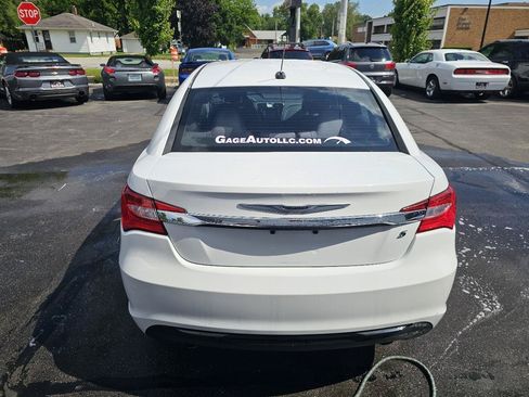 Used 2013 Chrysler 200 Touring w/ S Exterior Appearance Pkg FWD image 9