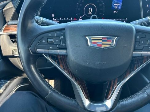 Used 2023 Cadillac Escalade Premium Luxury AWD/4WD image 18