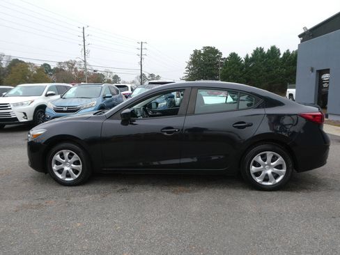 Used 2017 MAZDA MAZDA3 Sport image 9