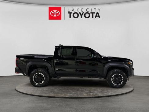Used 2026 Toyota Tacoma TRD Off-Road w/ TRD Off Road Premium Package AWD/4WD image 11