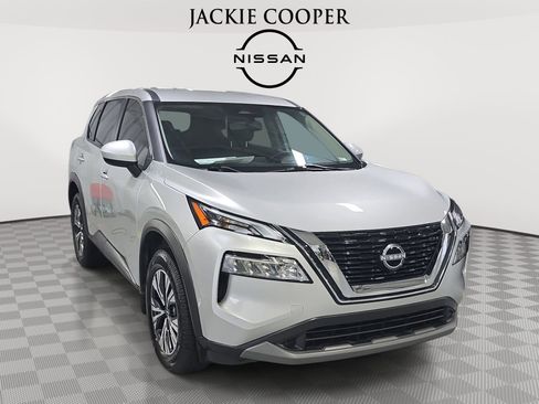 Certified 2023 Nissan Rogue SV FWD image 3