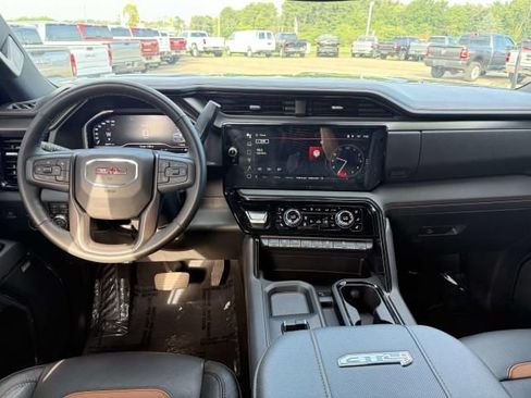 Used 2024 GMC Sierra 2500 AT4 AWD/4WD image 16